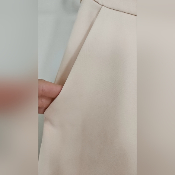 HEMLINE HAUSEN Hannah Tailored Shorts In Cream. Size XS NWT - Picture 6 of 15